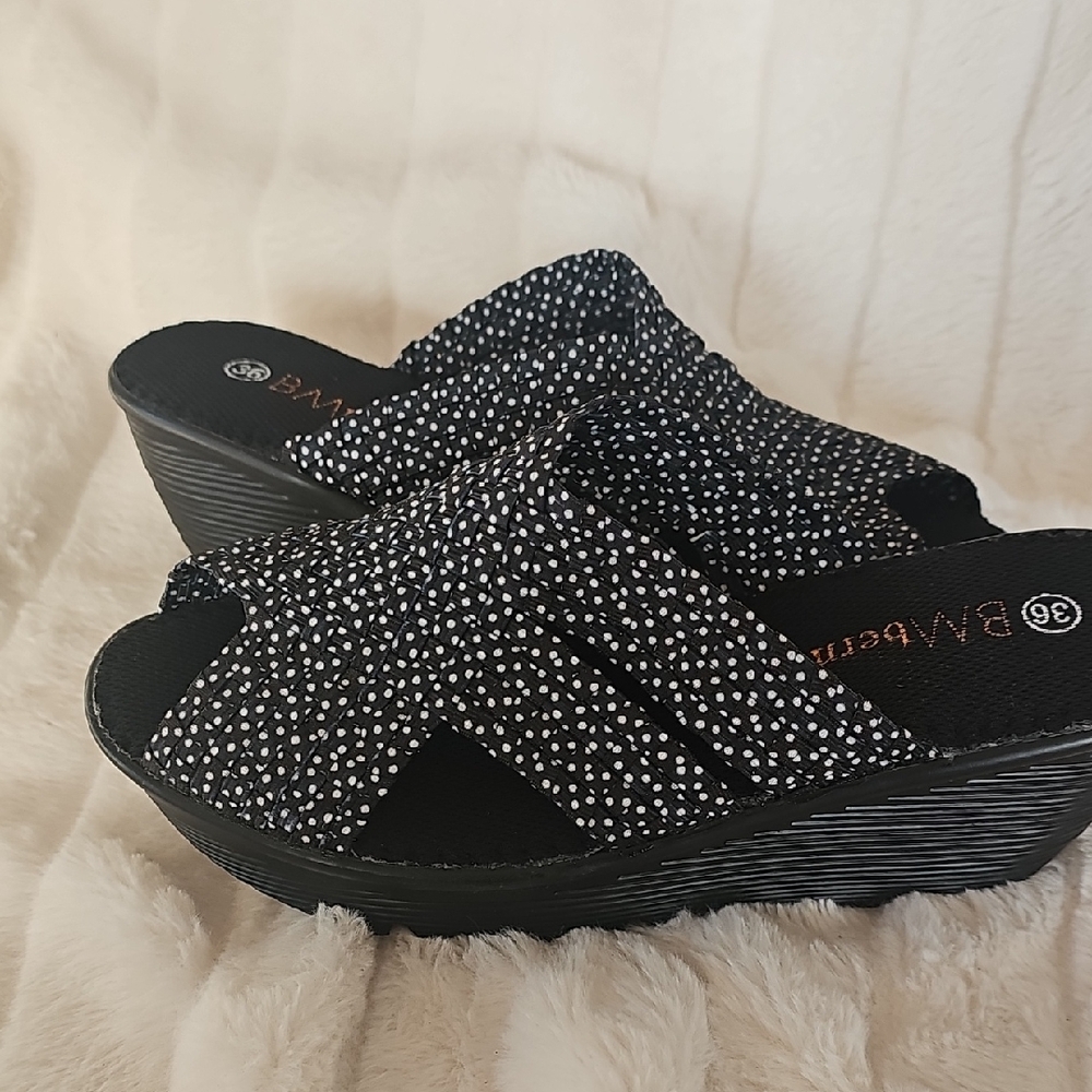 bernie mev. Polka Dot Black Wedges